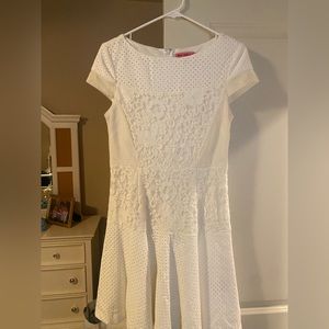 Betsy Johnson White Laced Cocktail dress Size 4